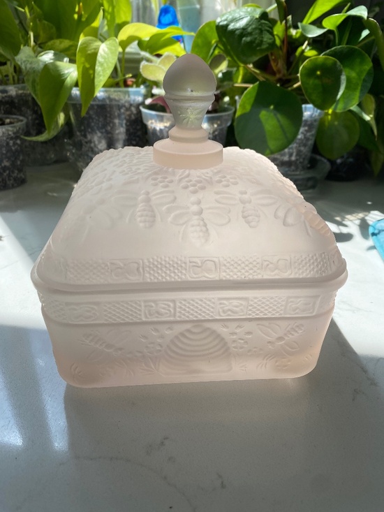 Other - Vintage Indiana Glass Tiara Honey Bee Box Candy Dish - Frosted Pink